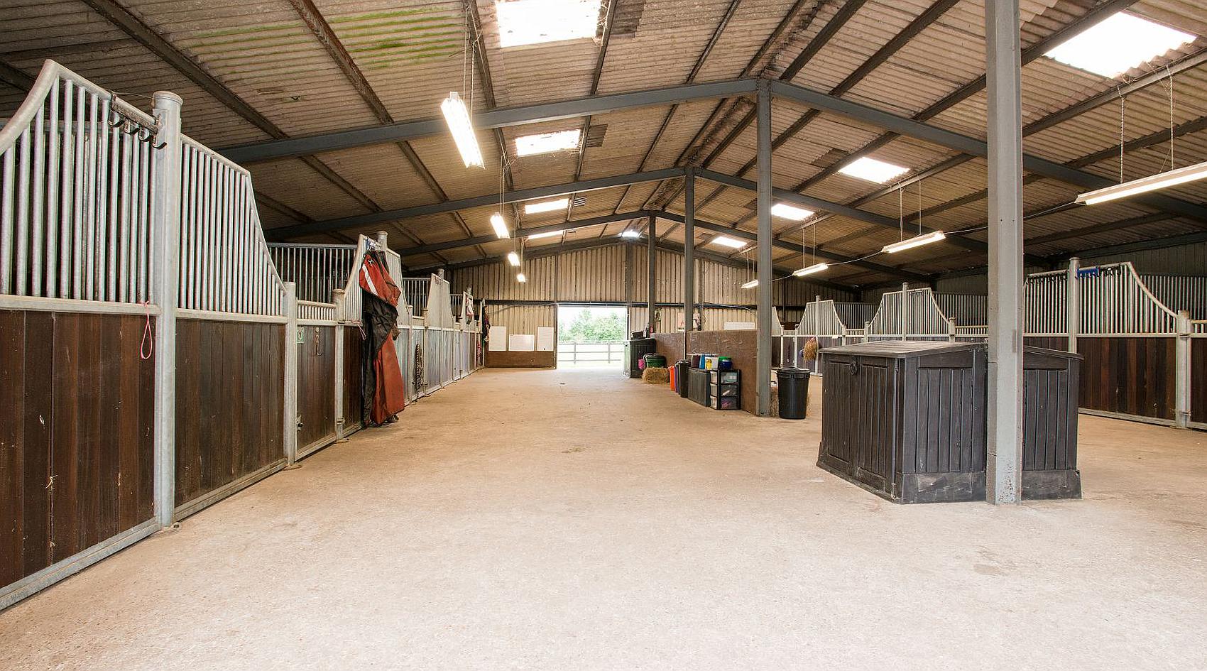 Potterspury NORTHAMPTONSHIRE